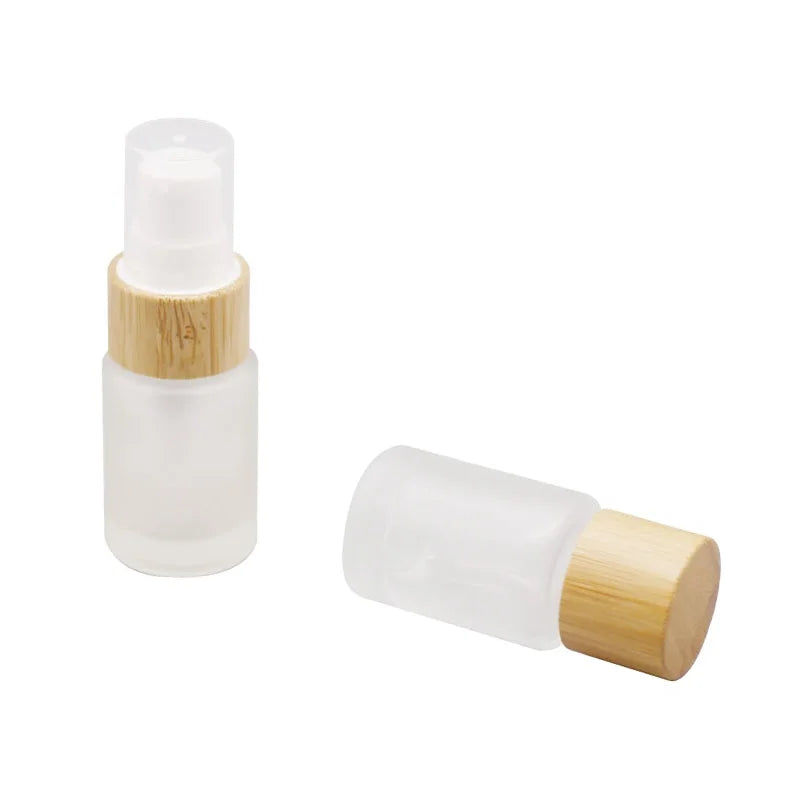 15ml Recycle Frosted Glass Cosmetic Bottle with Bamboo Spray and Pump