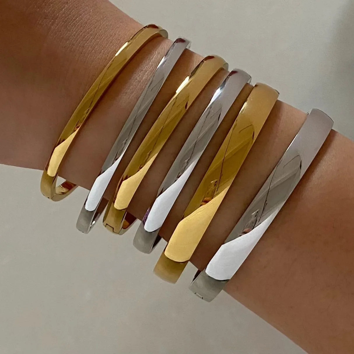 YL High-Grade Bracelet Trendy Cross-Border Glow Stainless Steel Hot Selling with Hot Vacuum Furnace Electroplating