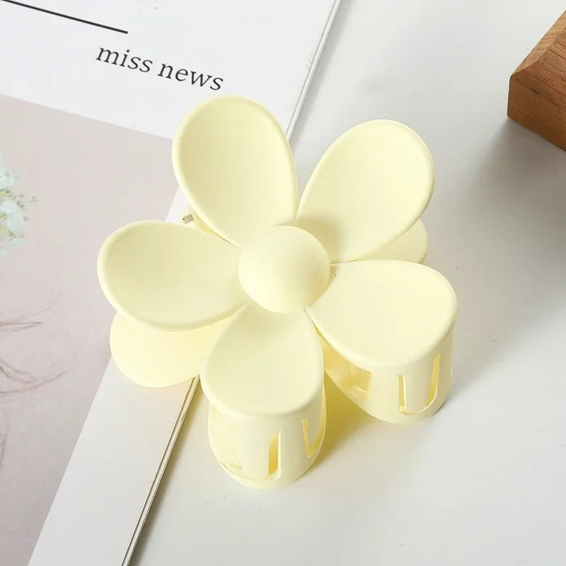 Large Modern Style Hair Claw Clip Beautiful Pure Color Matte Daisy Back of Head Plastic Pan Hair Accessory for Girls