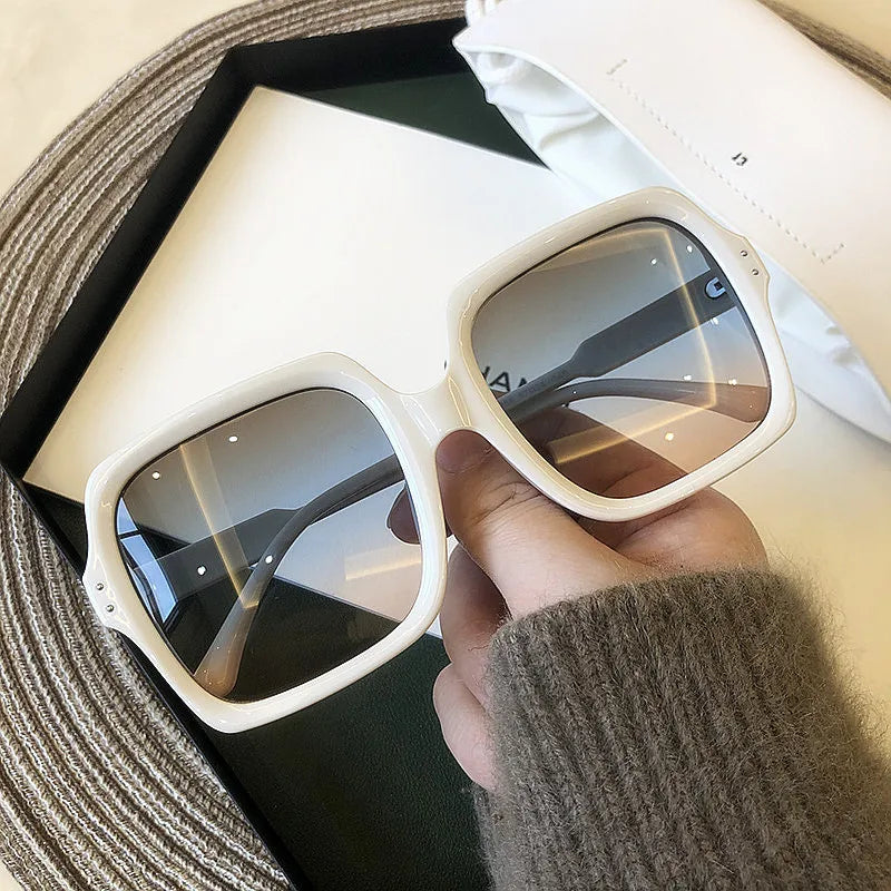 Logo Custom 2025 Vintage Oversized Women Sunglasses Gradient Shades UV400 Big Frame Square Sunglasses