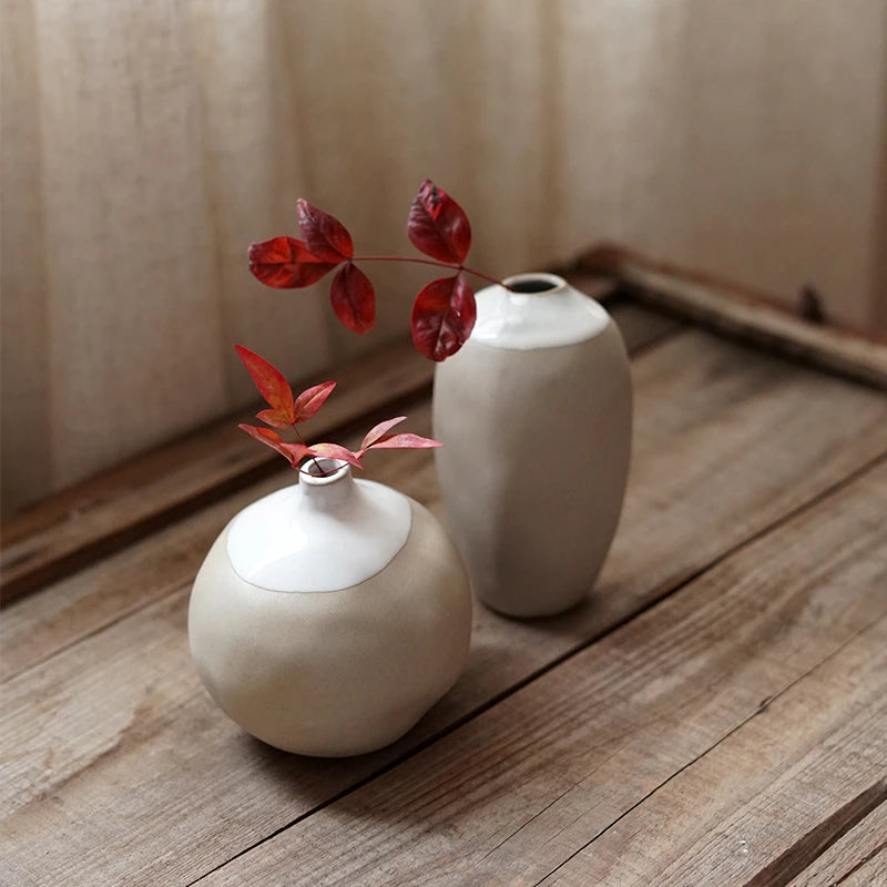 Shape Natural Clay Stoneware Ceramic Flower Vases White Reactive Glaze for Artificial Flower Eco-Friendly Home Decor Drainage
