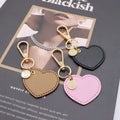 New Fashion Custom Initial Letters Genuine Leather Keychain Chain Bag Car Key Pendant Heart Shaped Leather Keychain