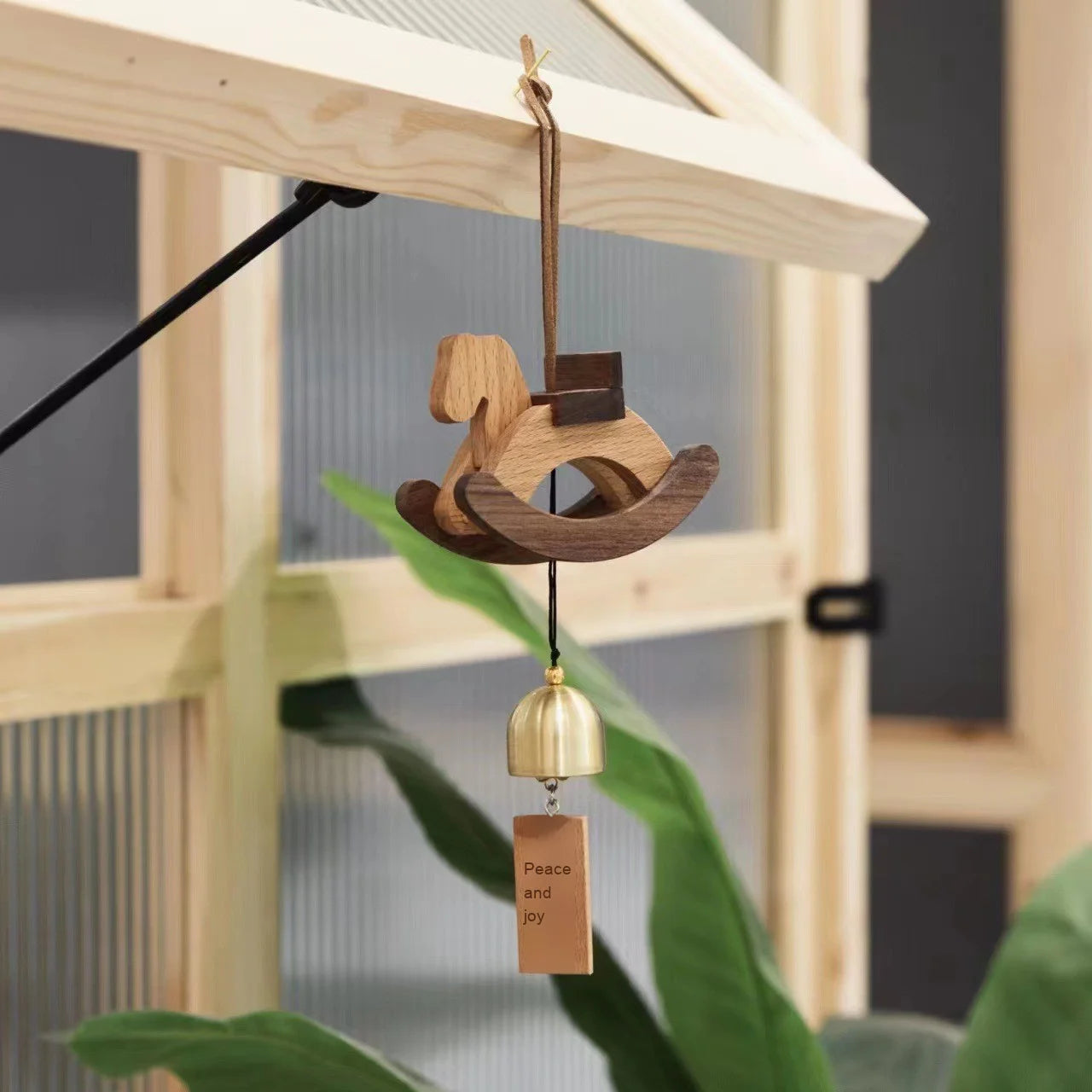 Cute Japanese-Style Small Wooden Rocking Horse Wind Chime for Bedroom Doorbell Hanging Decoration for Housewarming Courtyard
