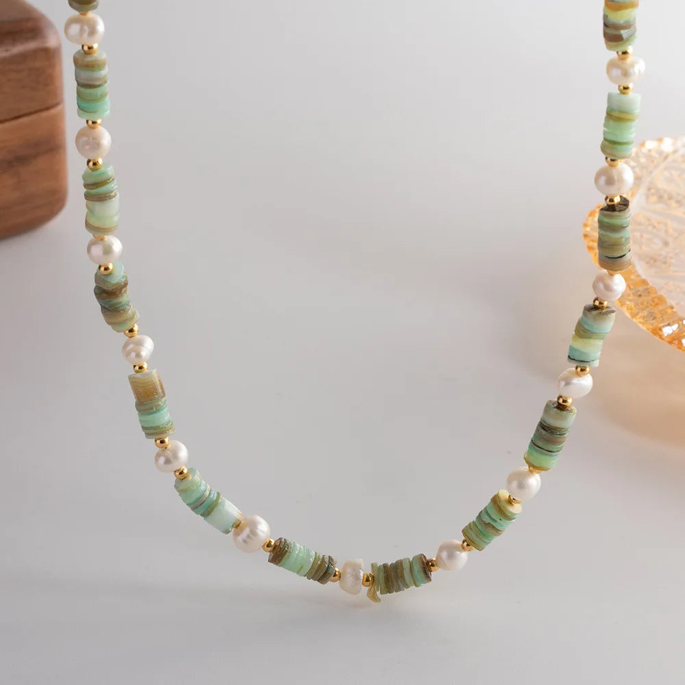 French Vintage Style Necklace Freshwater Pearl Green Natural Stone Necklace Medieval Style Light Luxury Women Necklace Jewelry