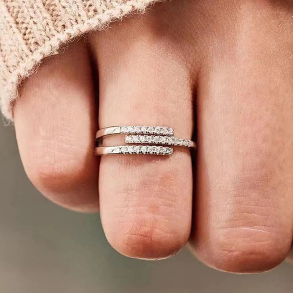 Huitan OEM Wholesale Simple Style Cubic Zirconia Finger Opening Rings for Wedding Engagement Party Silver Plated Rings for Women
