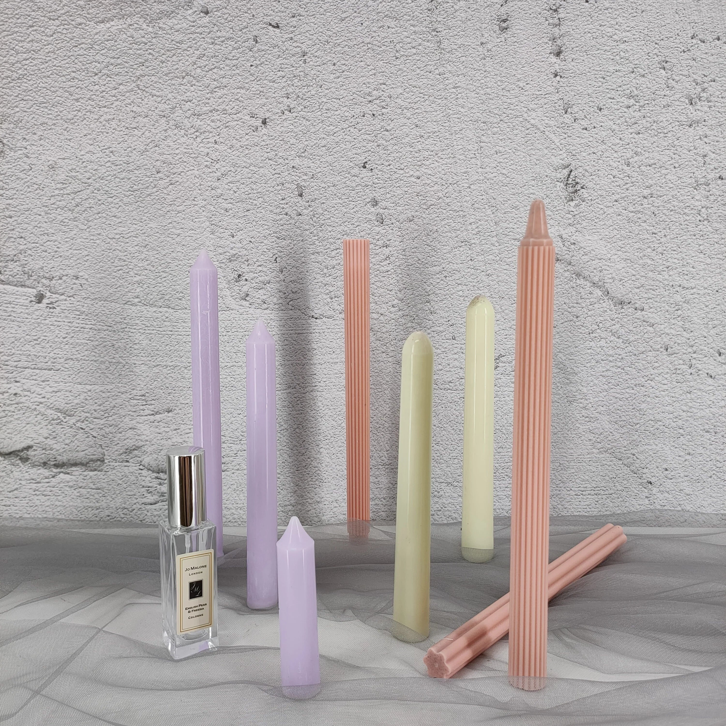 B-7002 Long Rod Church Plastic Candle Mold Serrated Slender Acrylic Diy Candle Mold Plum Blossom Spiral Rotation Shape