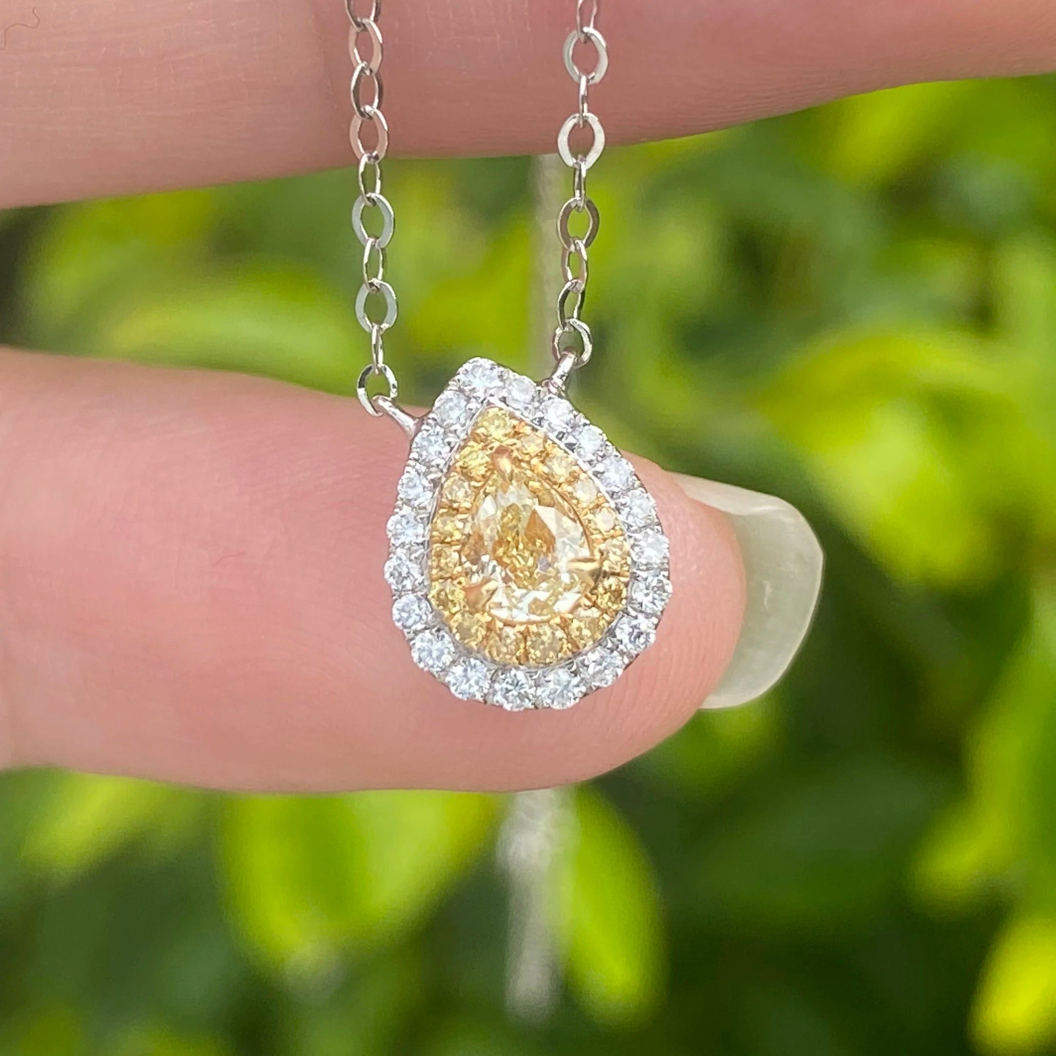 Fashion Fine Jewelry 18k Solid White Gold Pear Shape Natural Yellow Diamond Woman Necklace