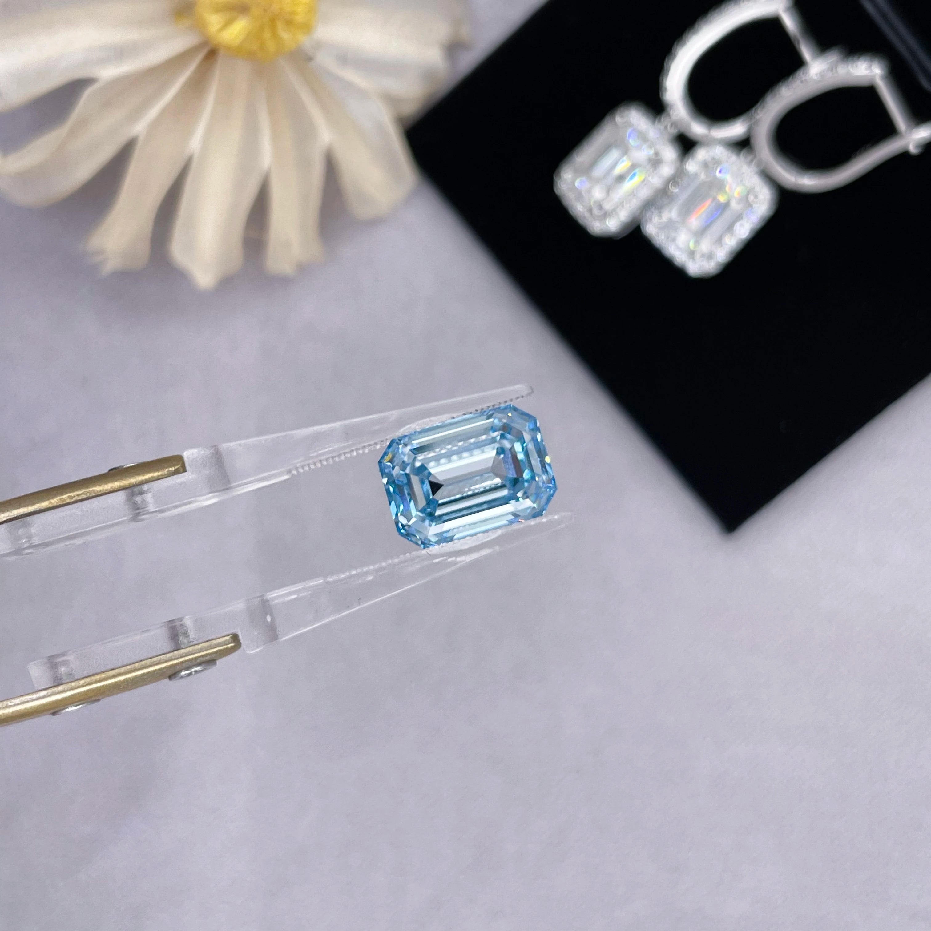 Starsgem  IGI Certificate Emerald Cut 5.02ct FANCY INTENSE BLUE VS1 CVD Diamond