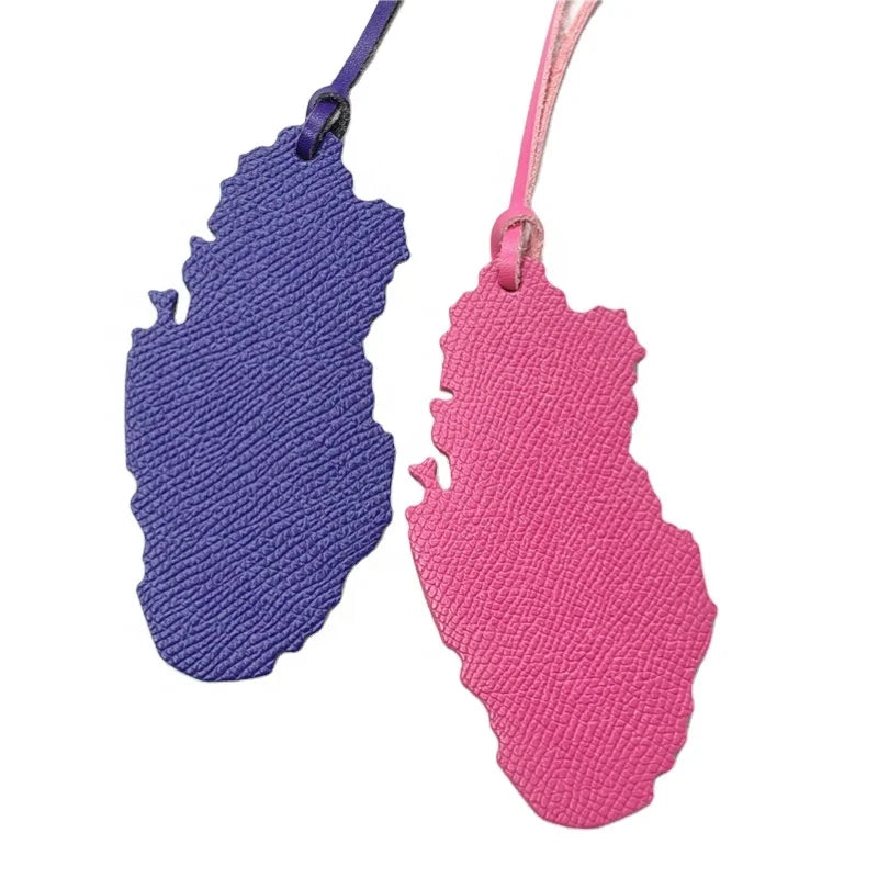 YY Ready to Ship Qatar May Shaped Bags Charm Pu Leather Keychain Car Key Fob Accessories Promotional Gifts