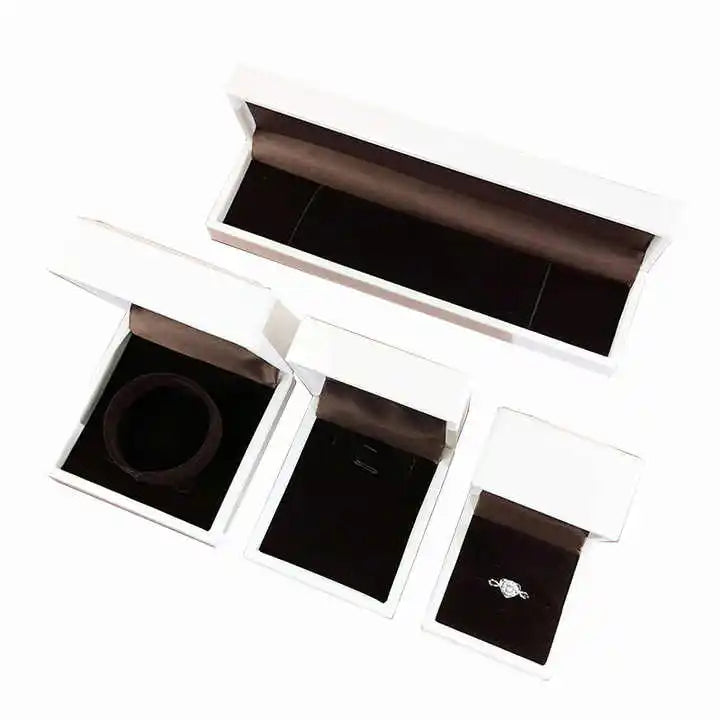 Custom Luxury White Jewellery Box Organizer PU Leather Box with Brown Velvet Interior Design for Jewelry with Logo Branded
