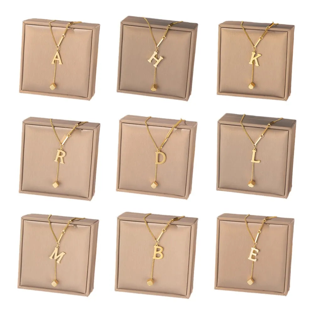 Stainless Steel Waterproof Personalized 18K Gold Plated Customized Jewelry a to Z Initials Letter Pendant Necklace for Women
