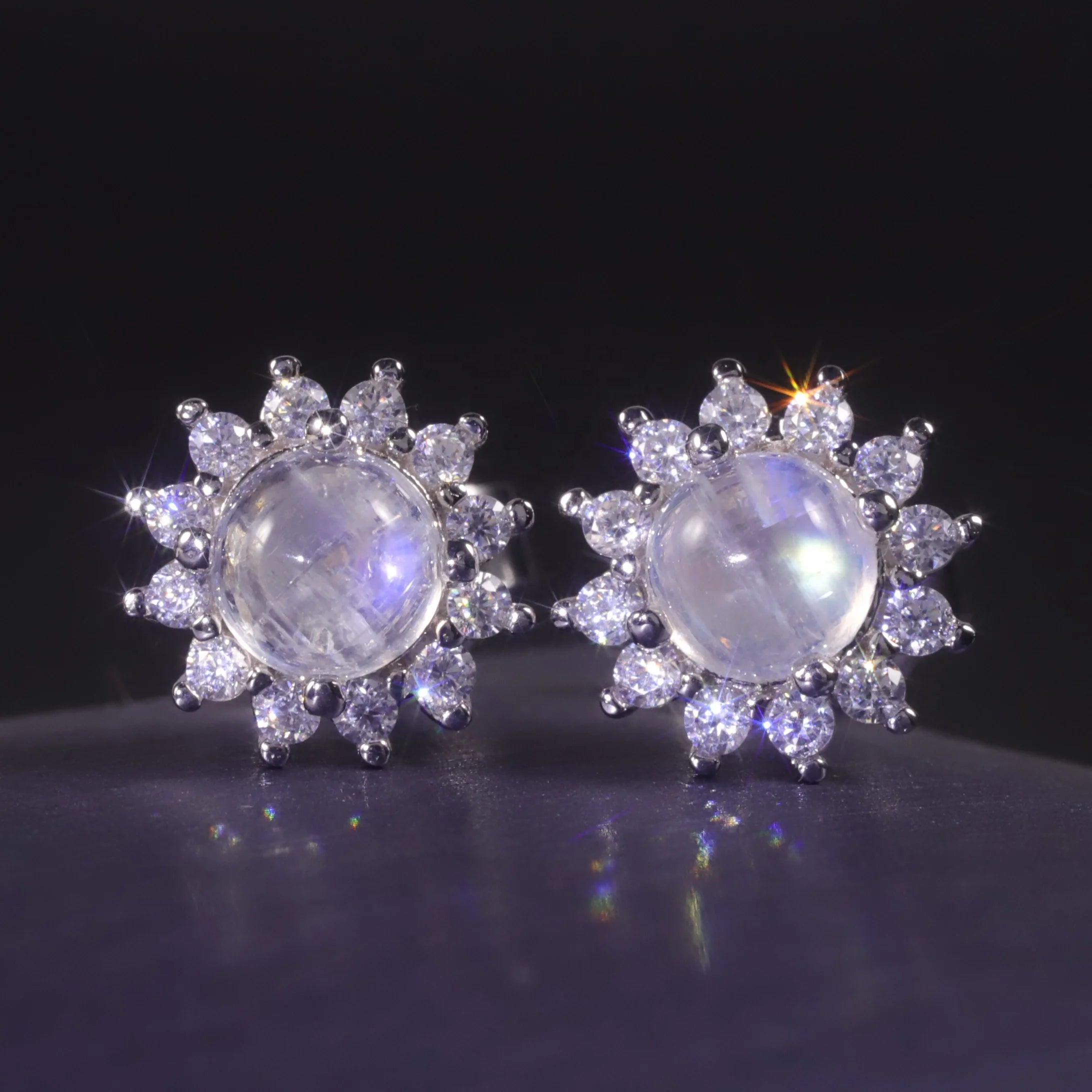 C7199 Abiding Wholesale Exquisite 925 Sterling Silver White Cz Halo Milky Blue Moonstone Sunflower Stud Earrings Women Bijoux