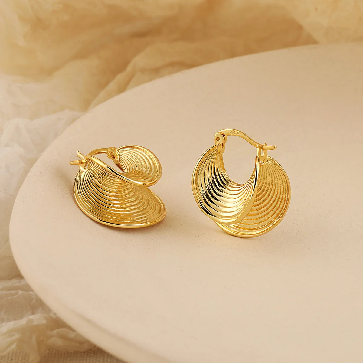 Silverbene Fashion Women Minimalist Jewelry Elegant Irregular Thread Shell 925 Sterling Silver Hoop Earrings