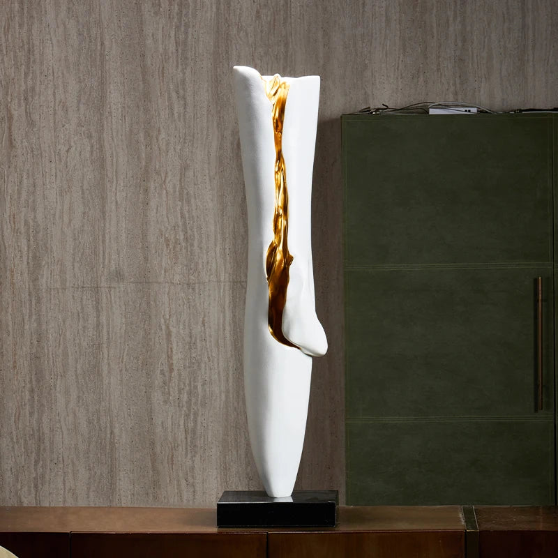 Creative Gold and White Sculptures Ornaments Nordic Modern Home Decorations Desktop Crafts Arts Abstract Sculpture