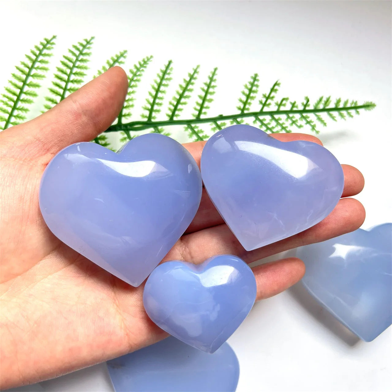 Natural Crystal Heart-shaped Hand Carved Healing Gemstone 4-6 cm Blue Chalcedony Crystal Heart