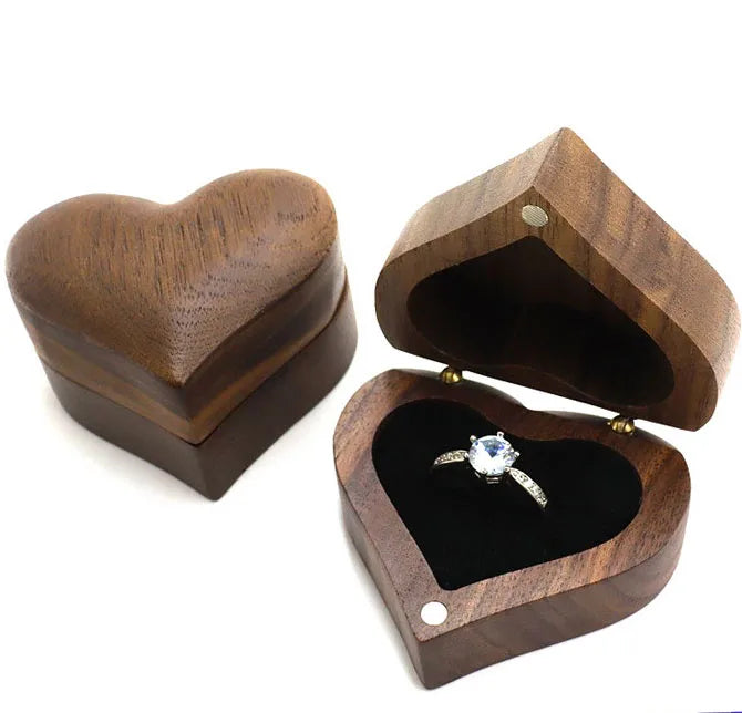 DAIHE Heart-Shape Custom Logo Engagement Ring Jewelry Packaging Box Walnut Wood Square Pattern Jewelry Gift Box
