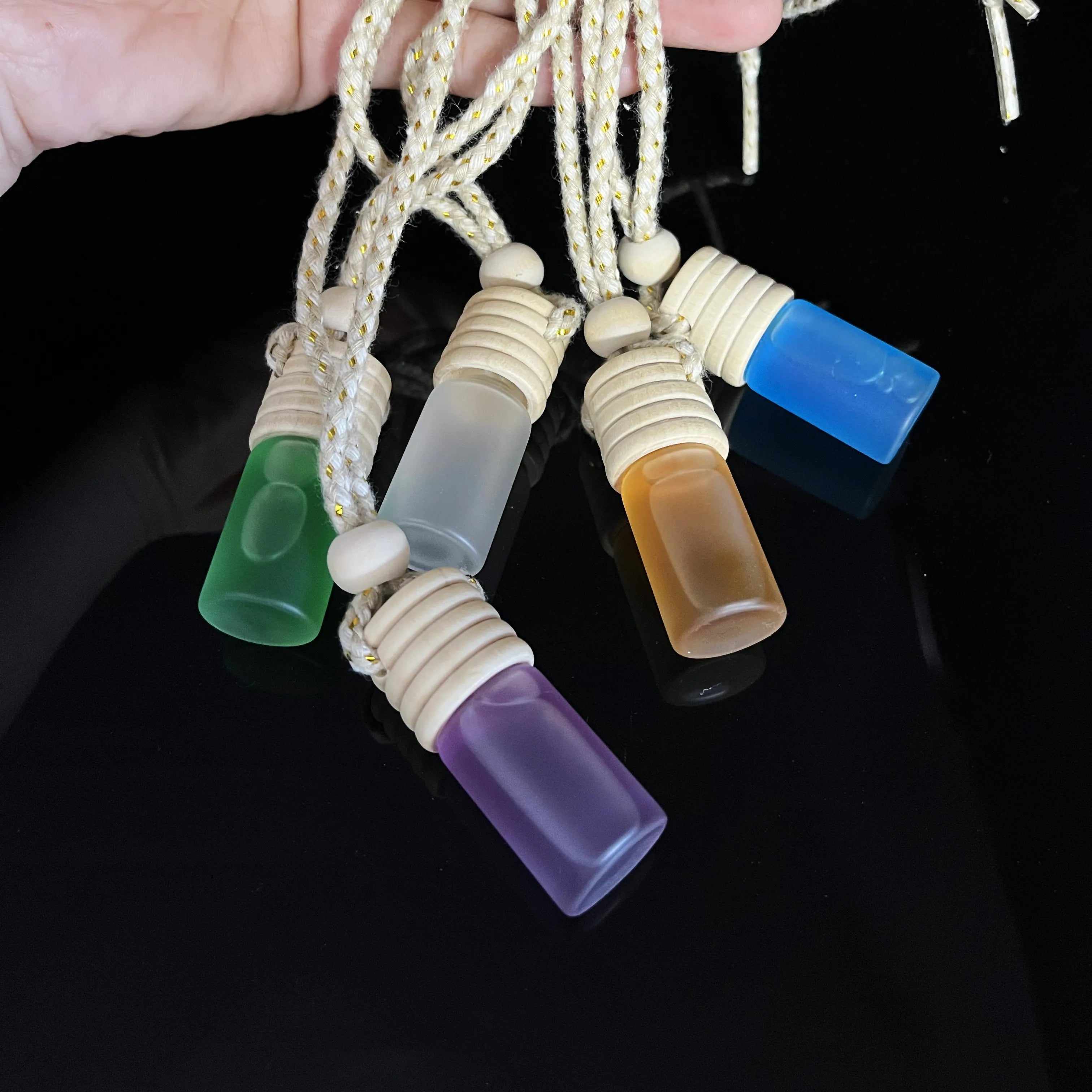 Empty Luxury 5ml 8ml 10ml Mini Frosted Glass Bottle Small Capacity for Car Perfume Aromatherapy Pendant Bottle