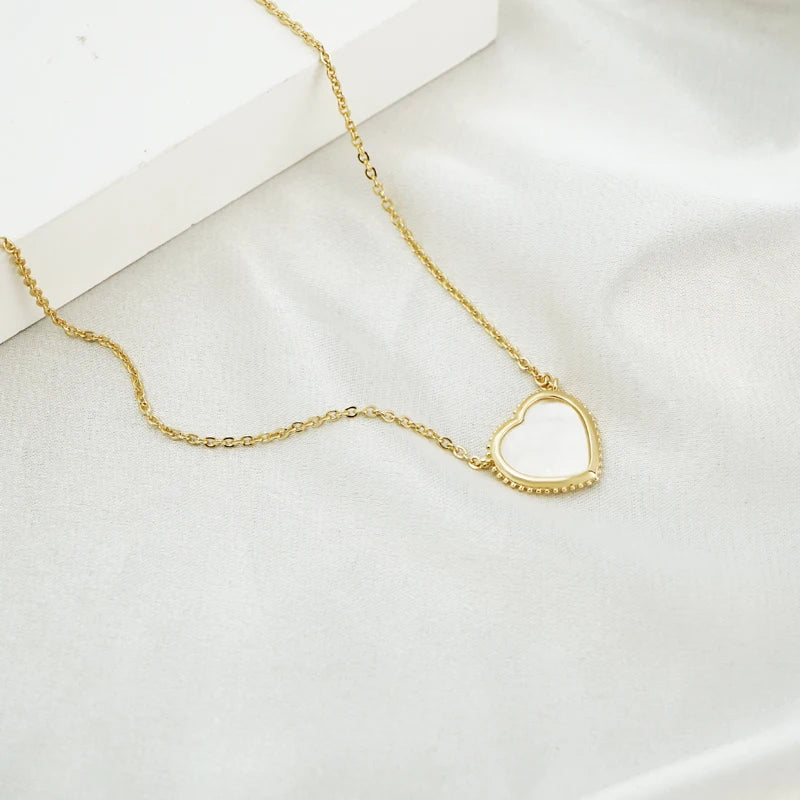 Retro Romantic Heart-Shaped White Shell Pendant Women's Everyday Necklace Jewelry