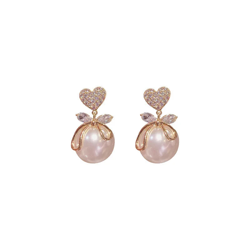 New Design Pearl Crystal Love Heart Stud Earrings for Women Zirconia Heart Pearl Earrings