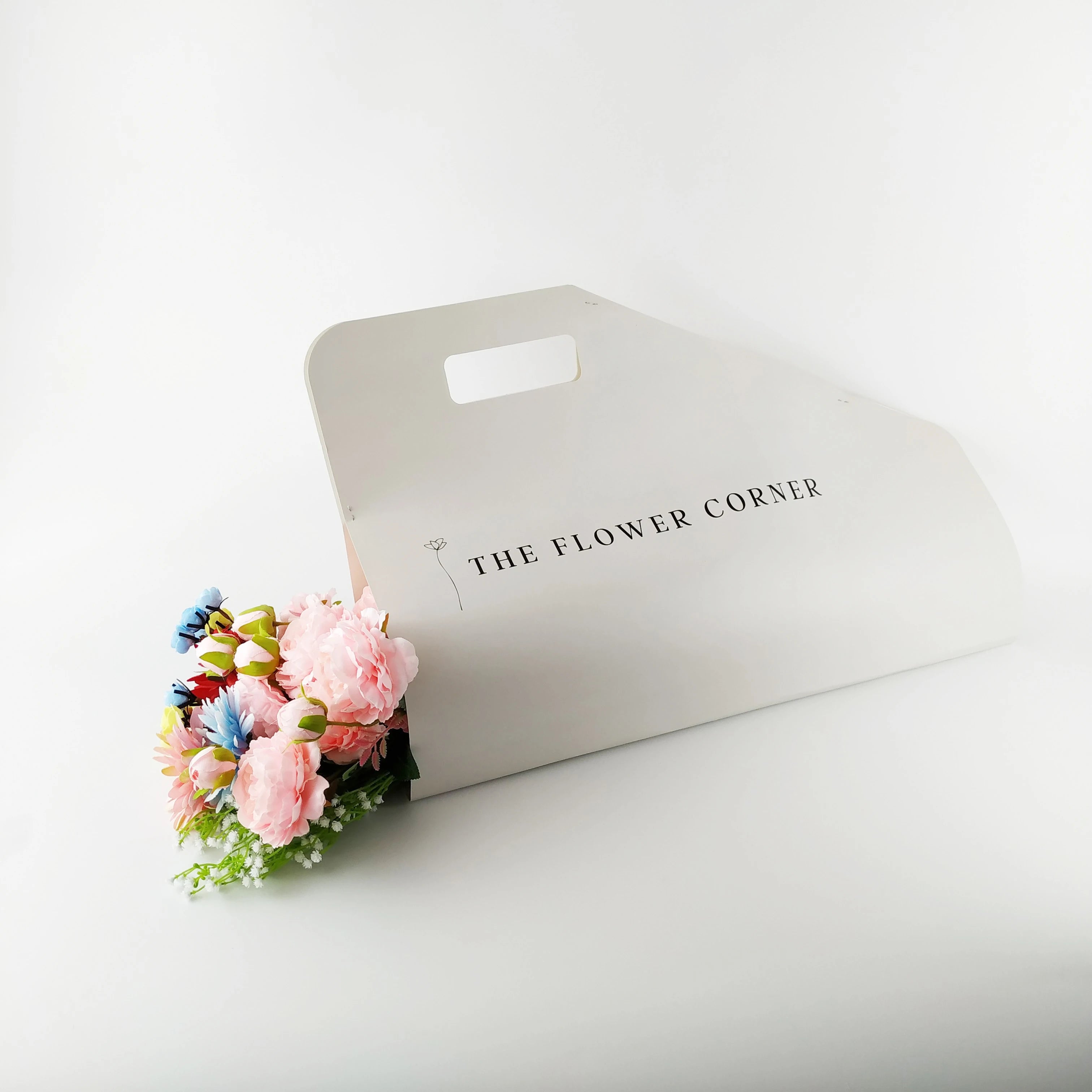 High Quality Paper Flower Carrier Bags with logo Custom Package Luxury Bags for Flower Shop