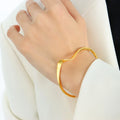 2023 Fashion New Copper Plated 18K Gold Texture Light Luxury Wave Curve Opening Bracelet Spot Wholesale