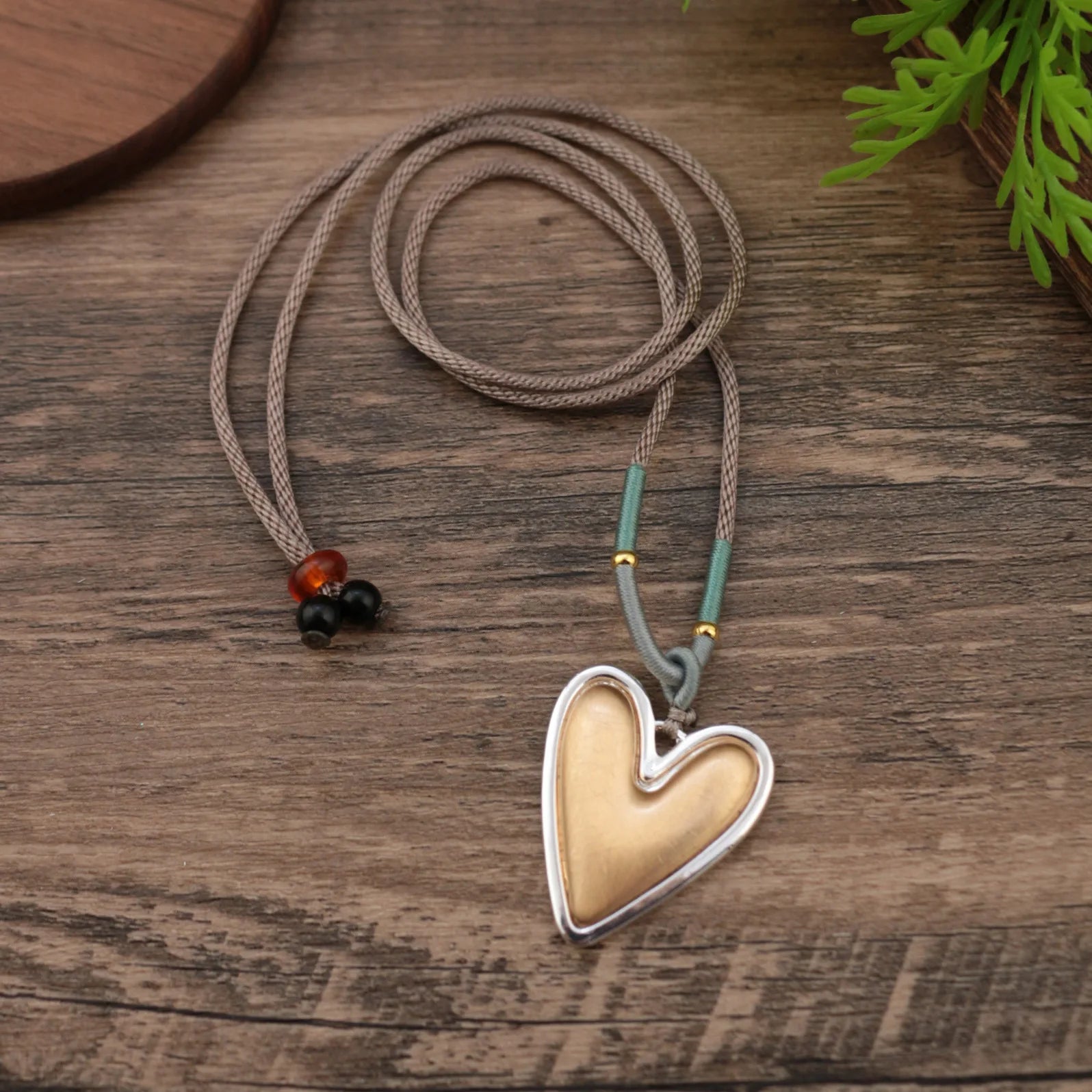 Hot Selling Gold Color Woven String Long Pendant Necklace Fashion Simple Heart Necklace for Women