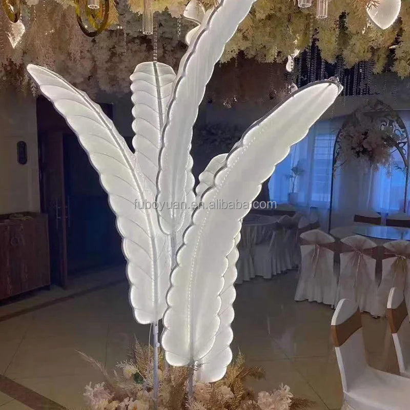 E63 Wedding Palm Tree Backdrop Props with Electric LED Lights Metal Construction Carton Packed 160-190cm Height for Hotel Decor