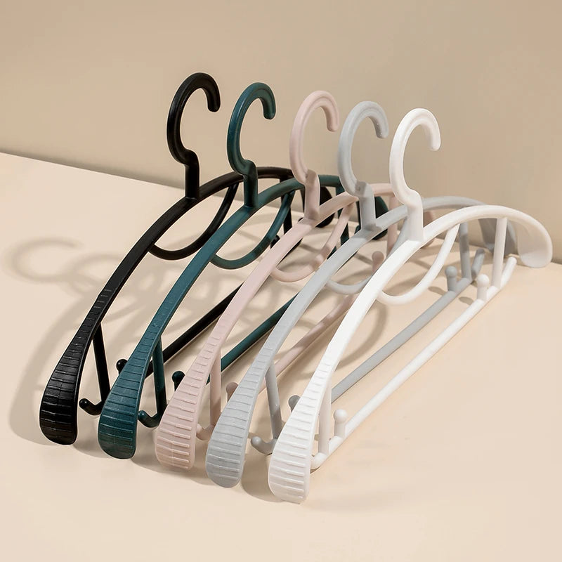 New Elegant Multi Color Anti Slip Wide Shoulder Plastic Suit Hanger Kids Hangers for Cloths