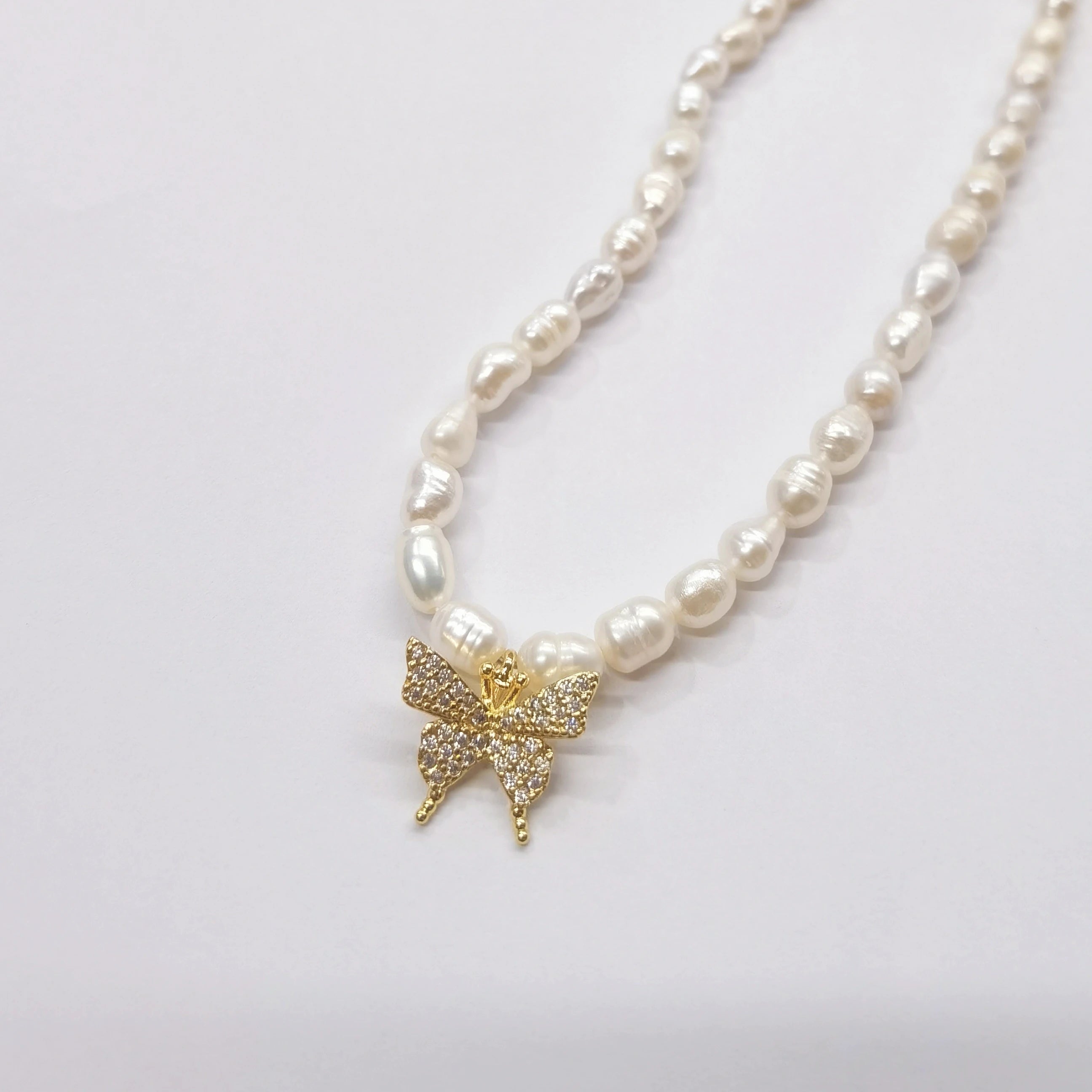 IVIAPRO Jewelry Elegant 18K Gold Plated Cubic Zircon Butterfly Water Drop Pendant Freshwater Pearl Choker Necklace for Women