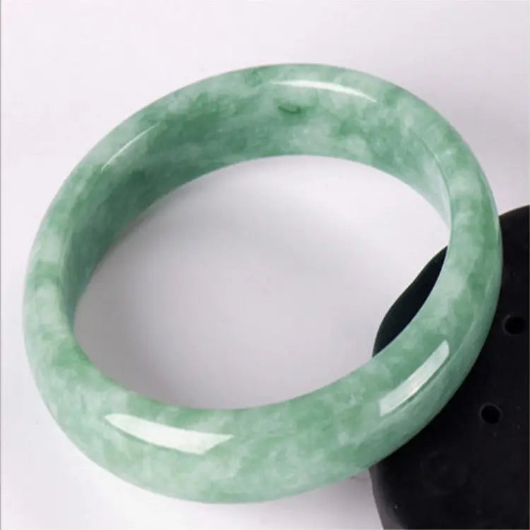 Hot Sale Fashion Natural Jade Bangle Wholesale Light Green Jade Bangles for Women Gift