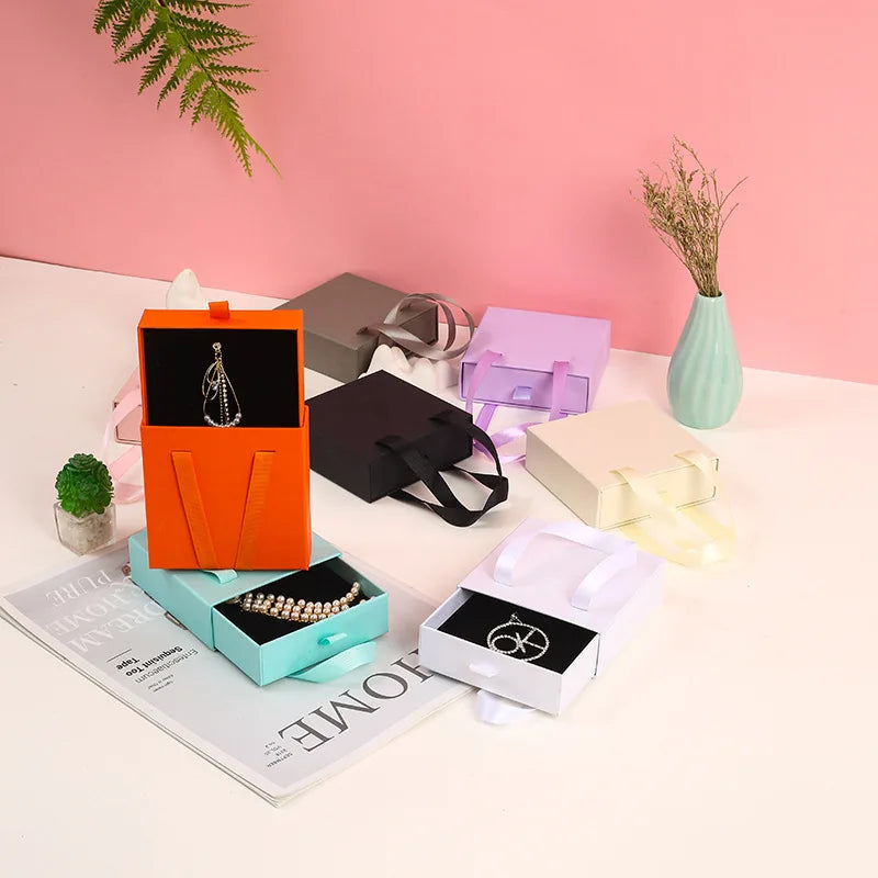 GT Printed Ribbon Gift Box Ribbons 9*9*3.2 Cm Packaging Pearl Bracelet Smart Necklaces Box Gemstone Ring Bangles Jewelry Box