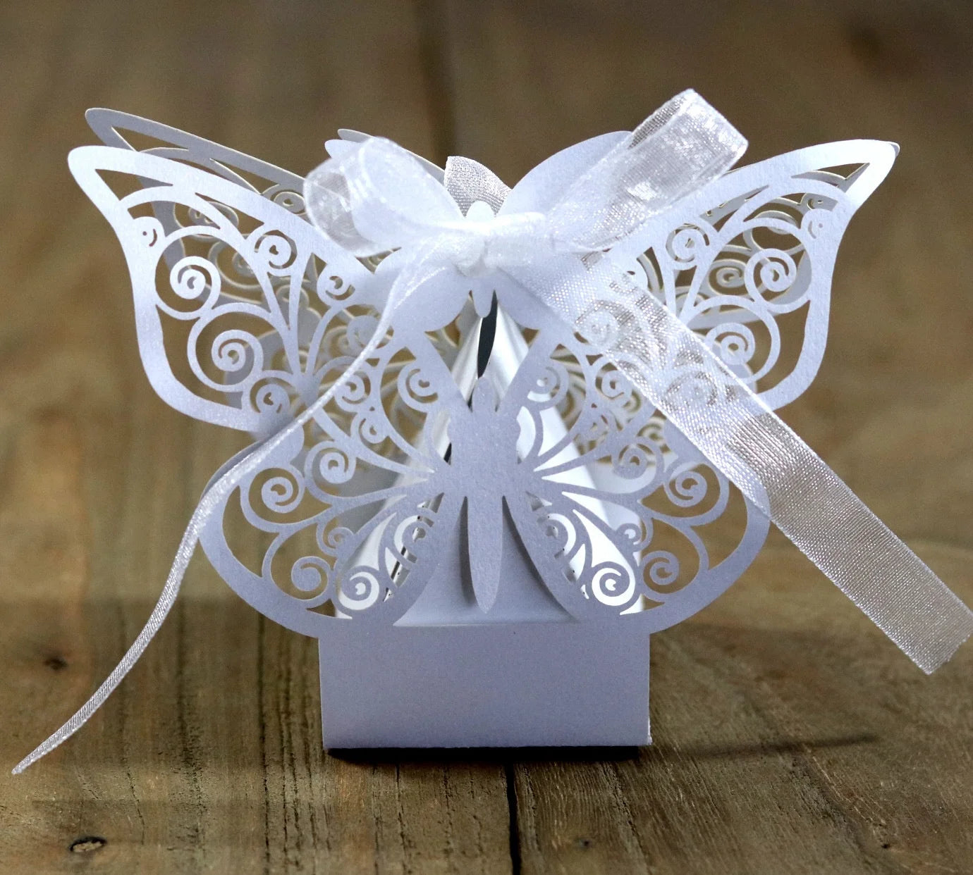Chinese Suppliers Folding Gift Package Wholesale Wedding Sweet White Creative Empty butterfly Candy Paper Gift Boxes for Selling