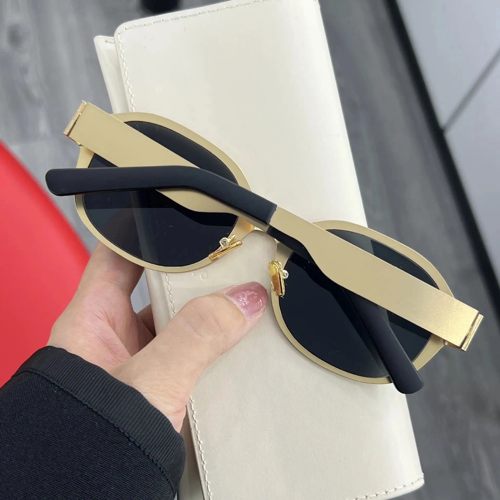 Wholesale Trend Personality Luxury Metal Frame Sunglasses Designer Sunglasses Unisex Bulk Futuristic Sunglasses Shades