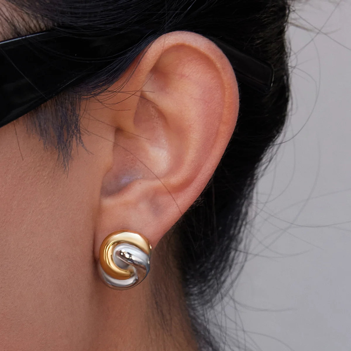 18K Gold Plate Stainless Steel Stud Earrings Trendy Classic Minimalist Two Tone Wrapped Smooth Earrings