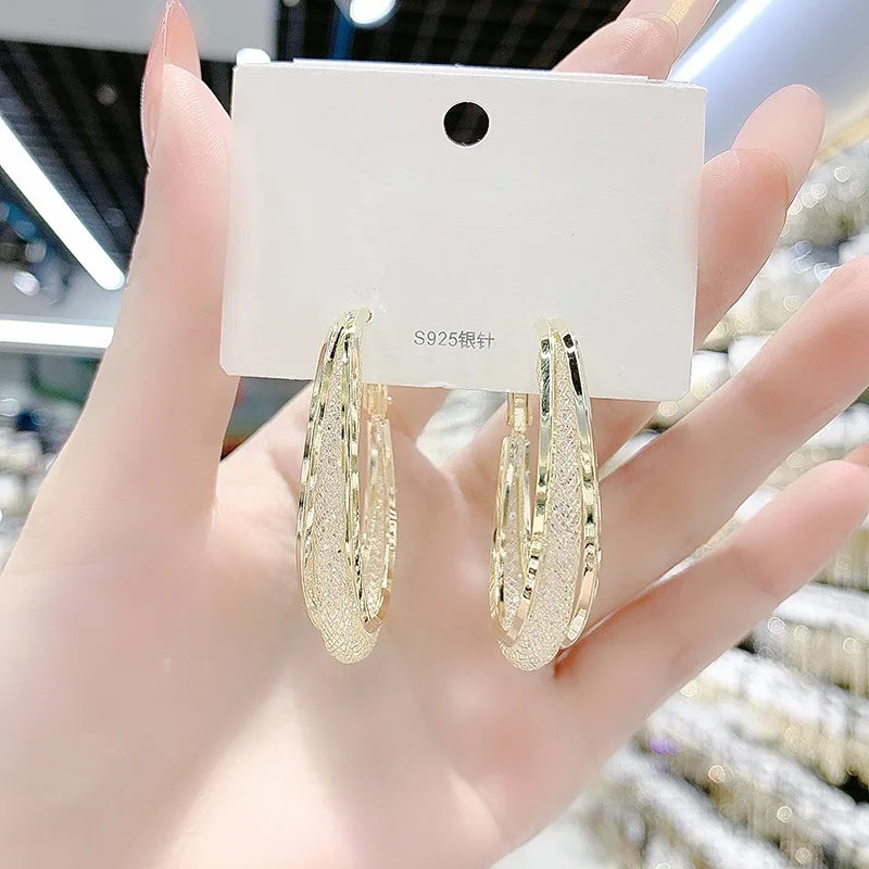 Korean Style Crystal Grid Gold Color Hoop Earrings for Women Small Simple Circle Statement Earrings Party Jewelry Accessory Gift