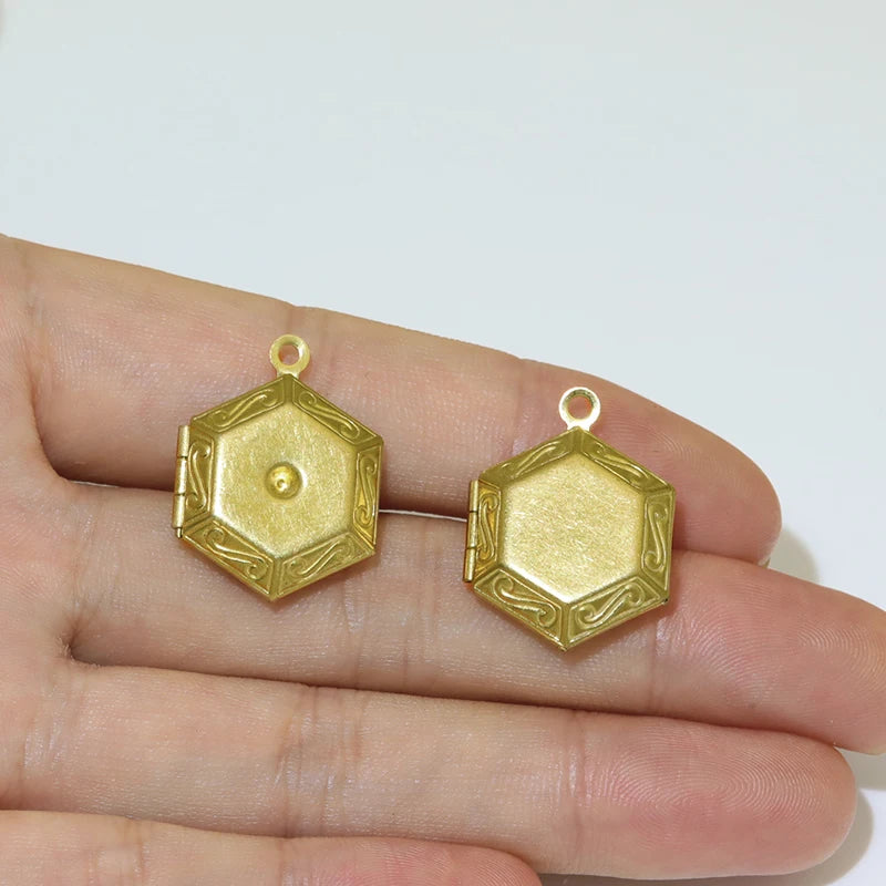 Jewelry Accessories  Ladybug and Hexagon Shape Photo Locket Necklace Pendant Blank Photo Frame Locket Pendant Necklace Hinge