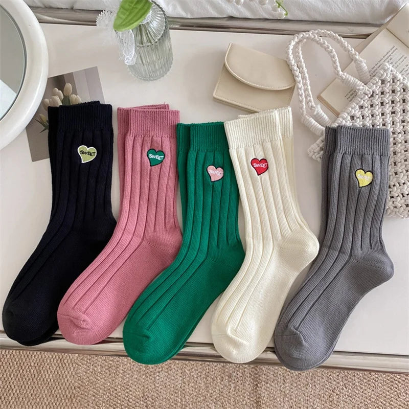 Wholesale Fashion Solid Color Heart Embroidered Socks Casual Premium Cotton Ribbed Crew Socks for Women
