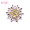 Fashion Jewelry Crystal Glass Flower Rhinestone Brooch for Wedding/party/banquet Accessory