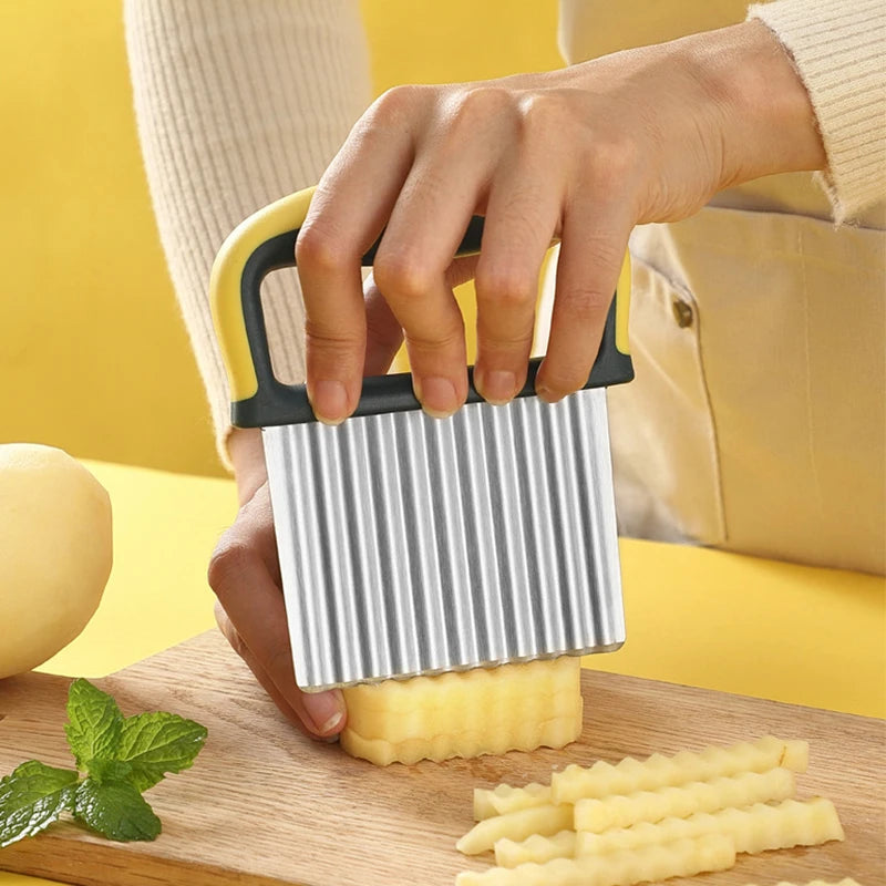 Custom Logo Kitchen Tool Stainless Steel Wavy Chopper Knife Manual Vegetable Fruit Crinkle Cutter French Fry Potato Cutter