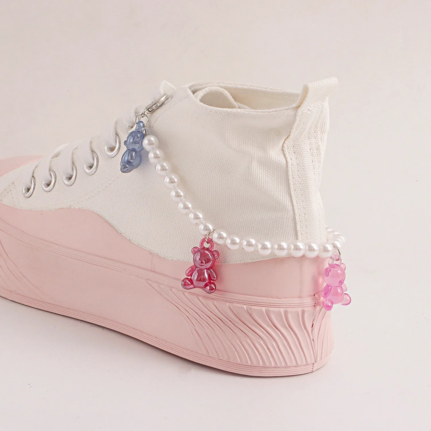 Candy Color Cute Bear Shoe Chain Accessories Handmade Imitation Pearl Chain Sneaker Shoe Charm for Women Girls Stylish Gifts