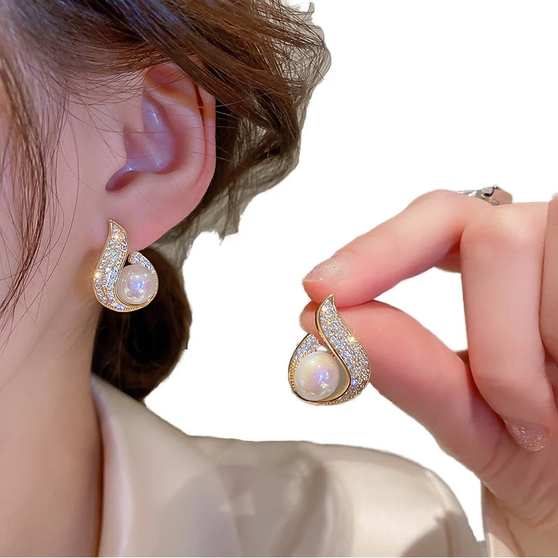 Real Gold Electroplating Fishtail Water Drop Earrings Silver Needle Pearl Zircon Design Trendy Luxury Wedding Fishtail Water