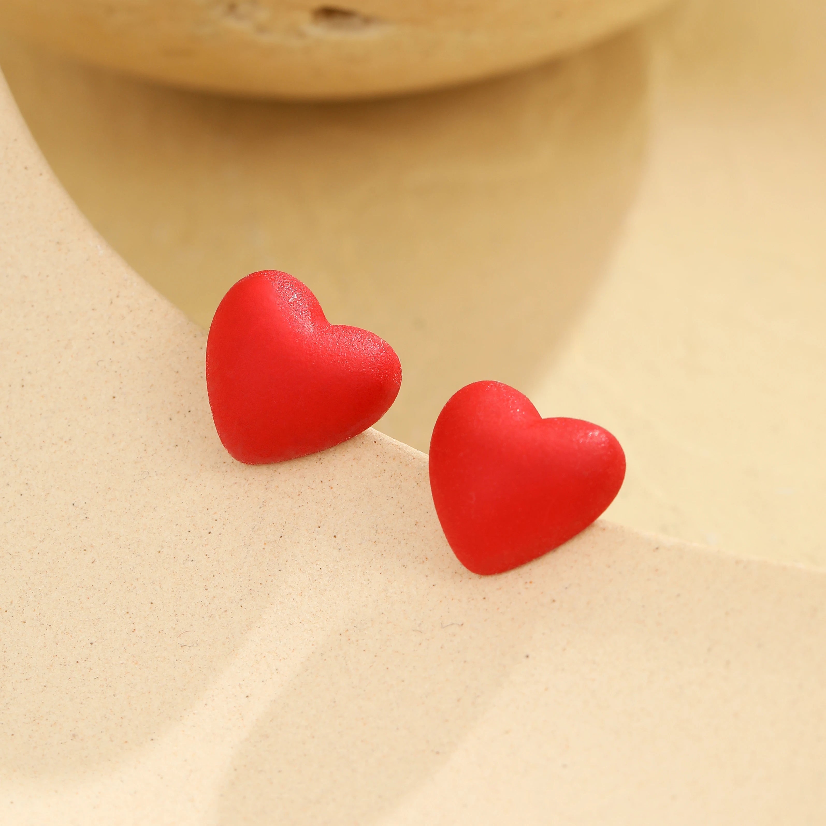 NIMAI Red Heart Resin Small Stud Earrings for Lovely Girl's Gift Fashion Jewelry Cheap Price Wholesale Y2K Accessory