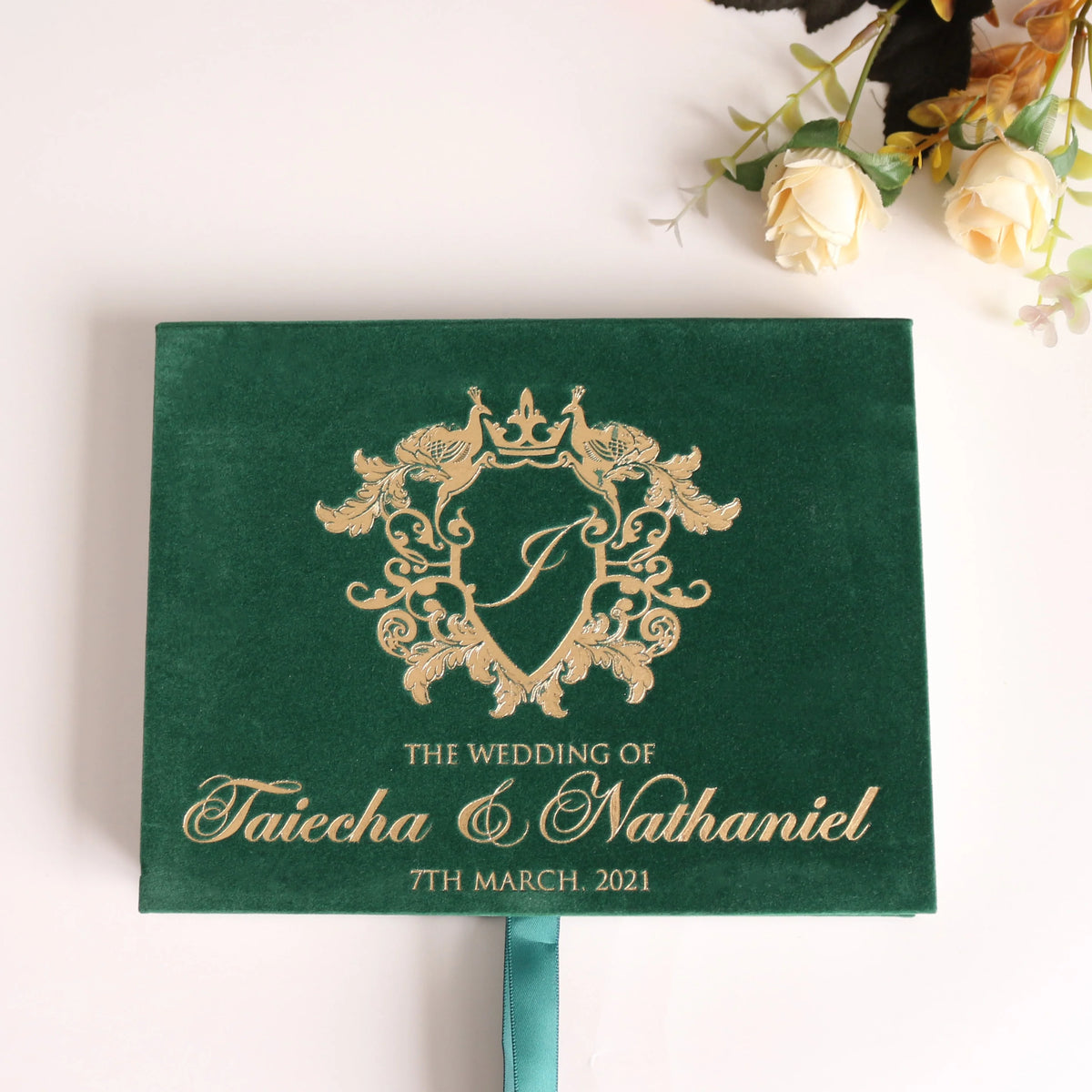 Dark Green Velvet Cover Wedding Favor Box Luxury Wedding Invitation with Gold Foil LOGO MegaBDM