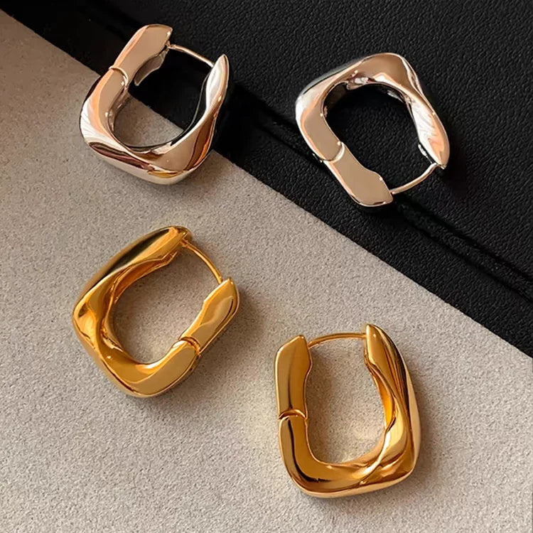 2024 New Versatile Brass 18K Gold Plated Bohemian Twisted Square Hoop Earrings for Party Jewelry Customized