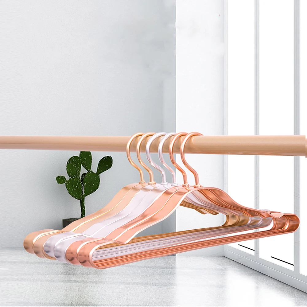 Clothes Hanger Aluminium Wire With Anti-slip Design for Wardrobe Laundry Room Organizer Gold Fashionable Hotel-style Metal Stand