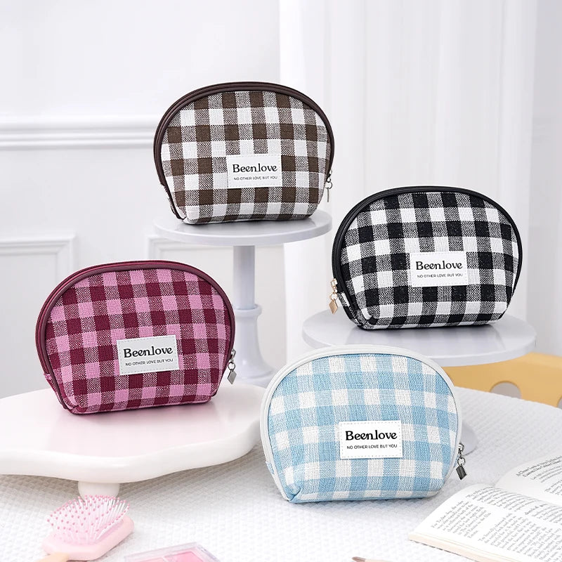 Light Cosmetic Travel Bag Multi-Function Portable Makeup Organizer Pouch Small Capacity Durable Polyester Zipper Letter Pattern