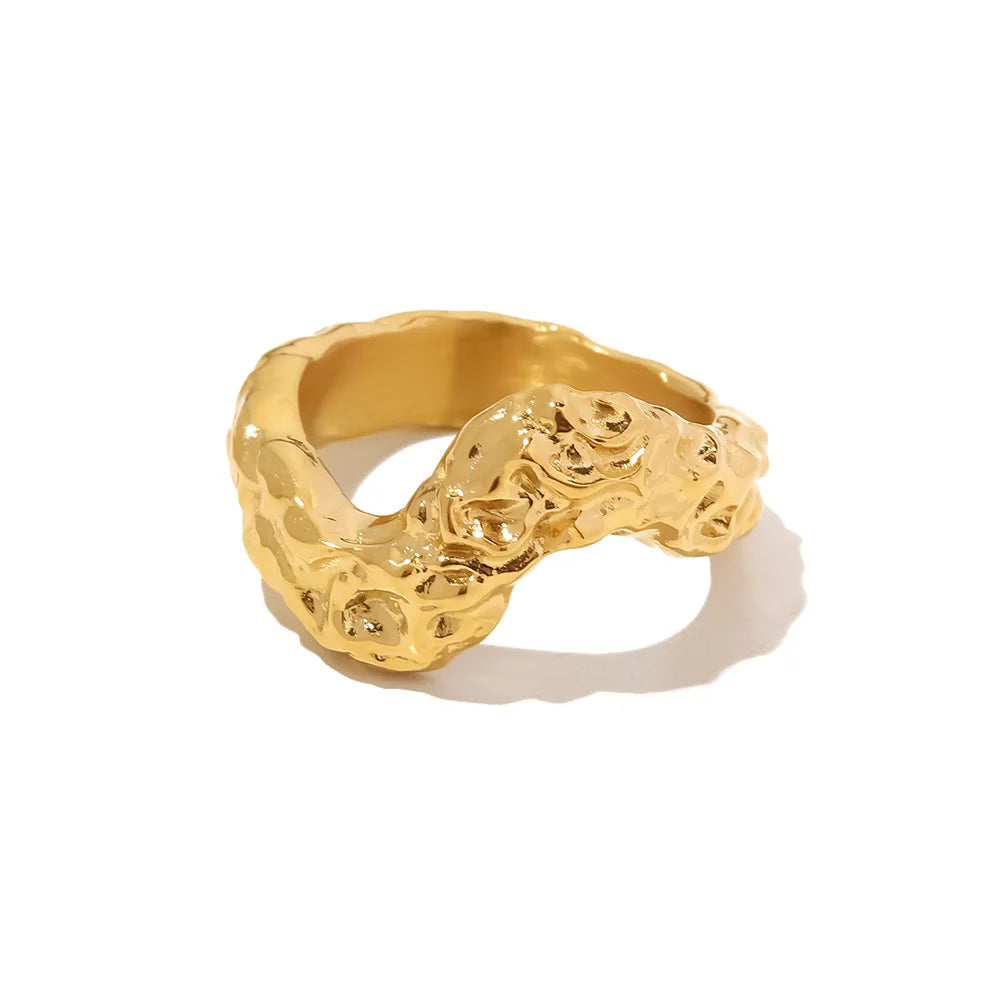 European American Fashion Joker Ring for Women V-Shape Punk Hammer 18K Gold Plated Titanium Steel Trendy Irregular Stainless