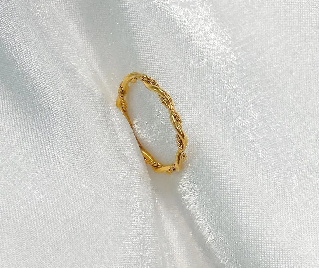 Wholesale Fashion Fine Jewelry Waterproof Stainless Steel Rings Tiny Thin Twisted Rope Braided Ring for Girls