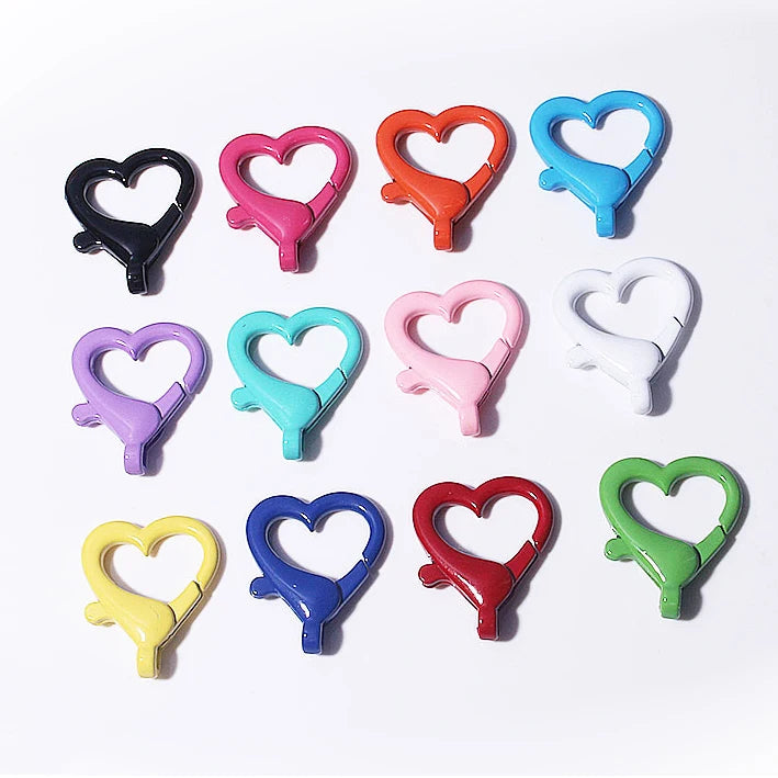 22mm*26mm Wholesale Heart-Shaped Spray Paint Metal Key Buckle Key Chain Metal Crafts Hardware Accessories