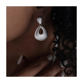 ERESI Hypoallergenic Jewelry 18K Gold Plated Stainless Steel Shell Drop Earrings Bohemia Threaded Geometric Earrings Women